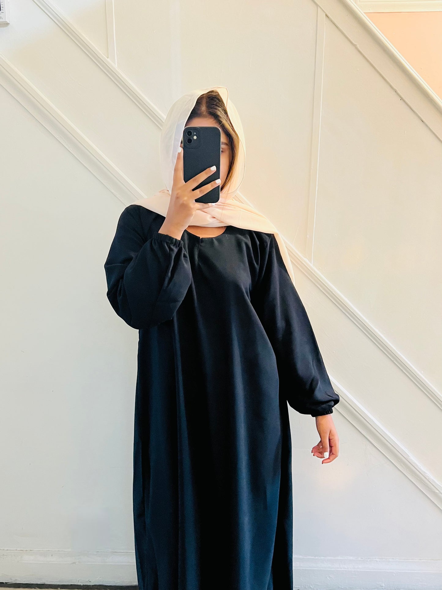 Cuffed Aifa in Black