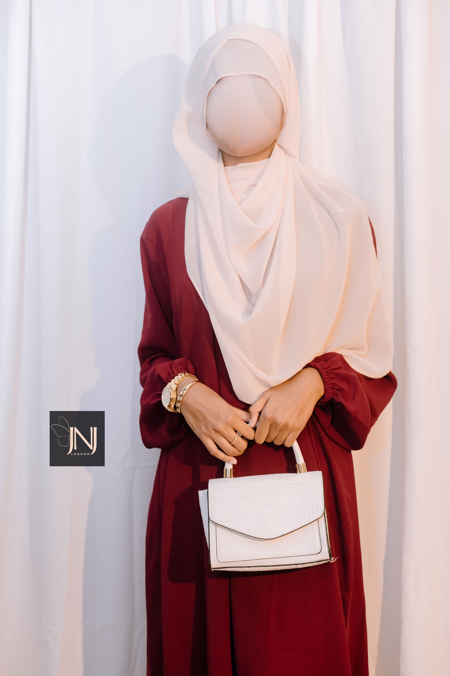 Cuffed Aifa in Maroon